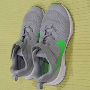 Nike Revolution Kids Youth Sports Trainers